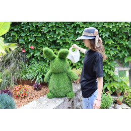 Lapin en gazon synthétique réserve d'eau