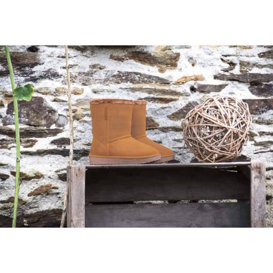 Bottes fourrées ocre pour jardin