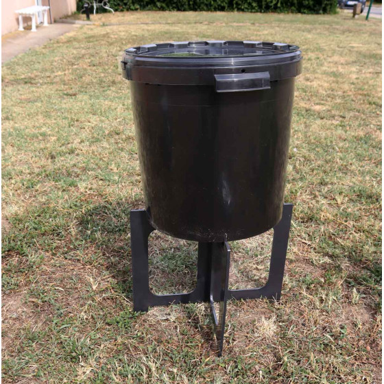 reserve d'eau avec trepied 30 L