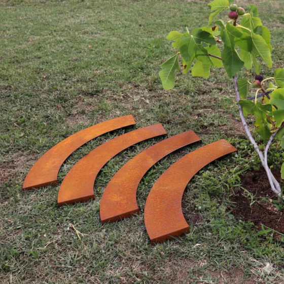 tour d'arbre acier corten avec bords crantés