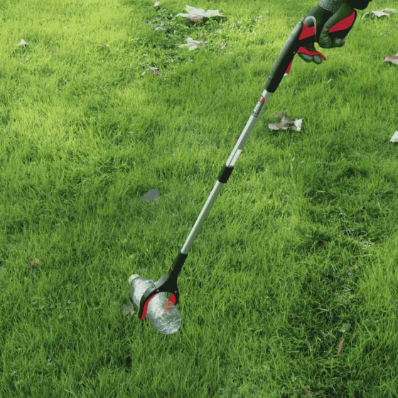 pince pour attraper les objets au sol