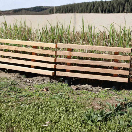 bordure en bois a planter dans un jardin