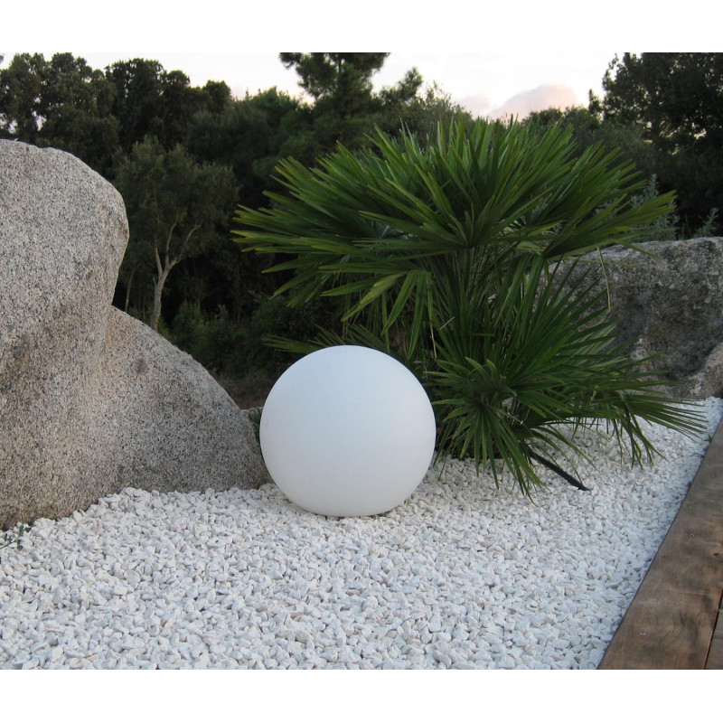 Boule Lumineuse Blanche Etanche sur Secteur 40 cm - Lumi-Jardin