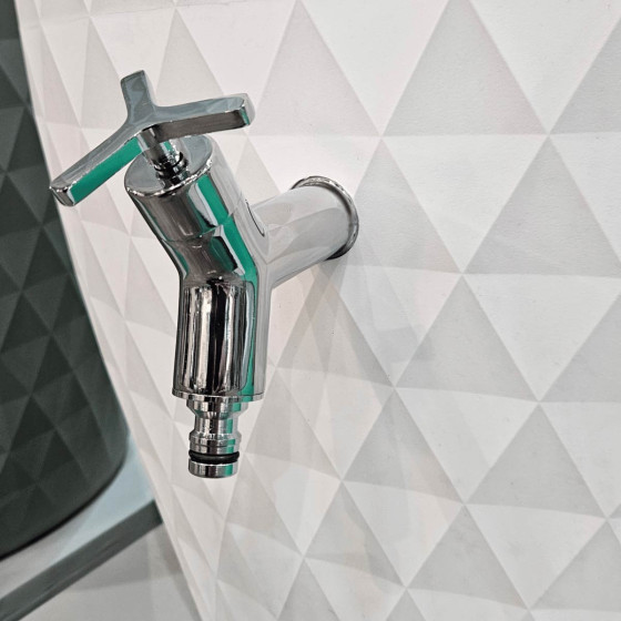 cuve a eau avec robinet d arrosage 230 L blanc artic