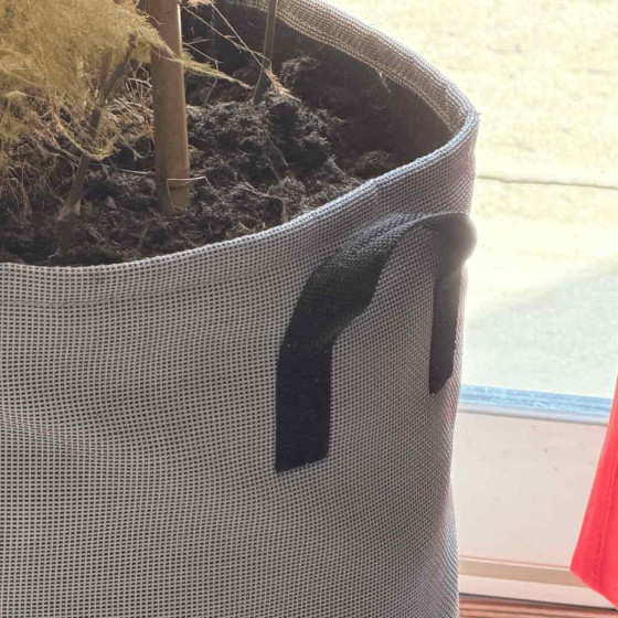 sac de plantation en tissu geotextile avec poignees robustes