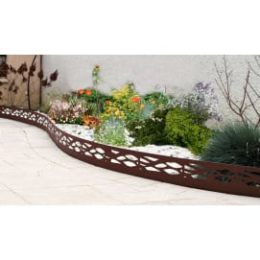 une belle courbe avec cette bordure de jardin
