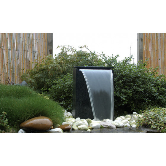 Fontaine de jardin en pierre reconstituée design