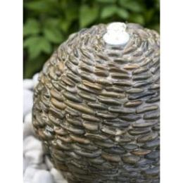 Fontaine de jardin en pierre naturelle sphère