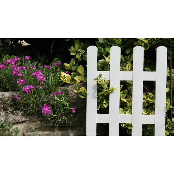 Bordure de jardin en plastique blanc H 40 cm et fleurs