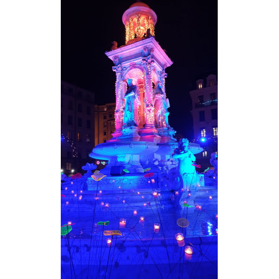 Attrape soleil de jardin Cazador Del Sol Fête des Lumières Place des Jacobins 2021